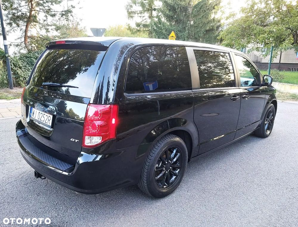 Dodge Grand Caravan - 21