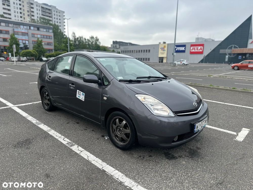 Toyota Prius 1.5 VVT-i Sol - 2