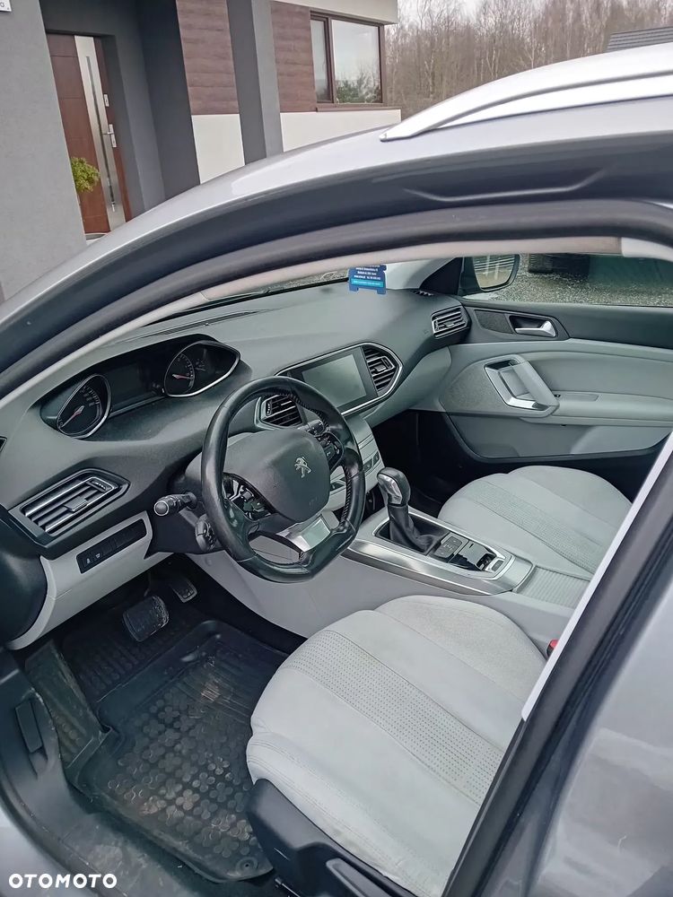 Peugeot 308 BlueHDi FAP 120 EAT6 Stop & Start Allure - 11