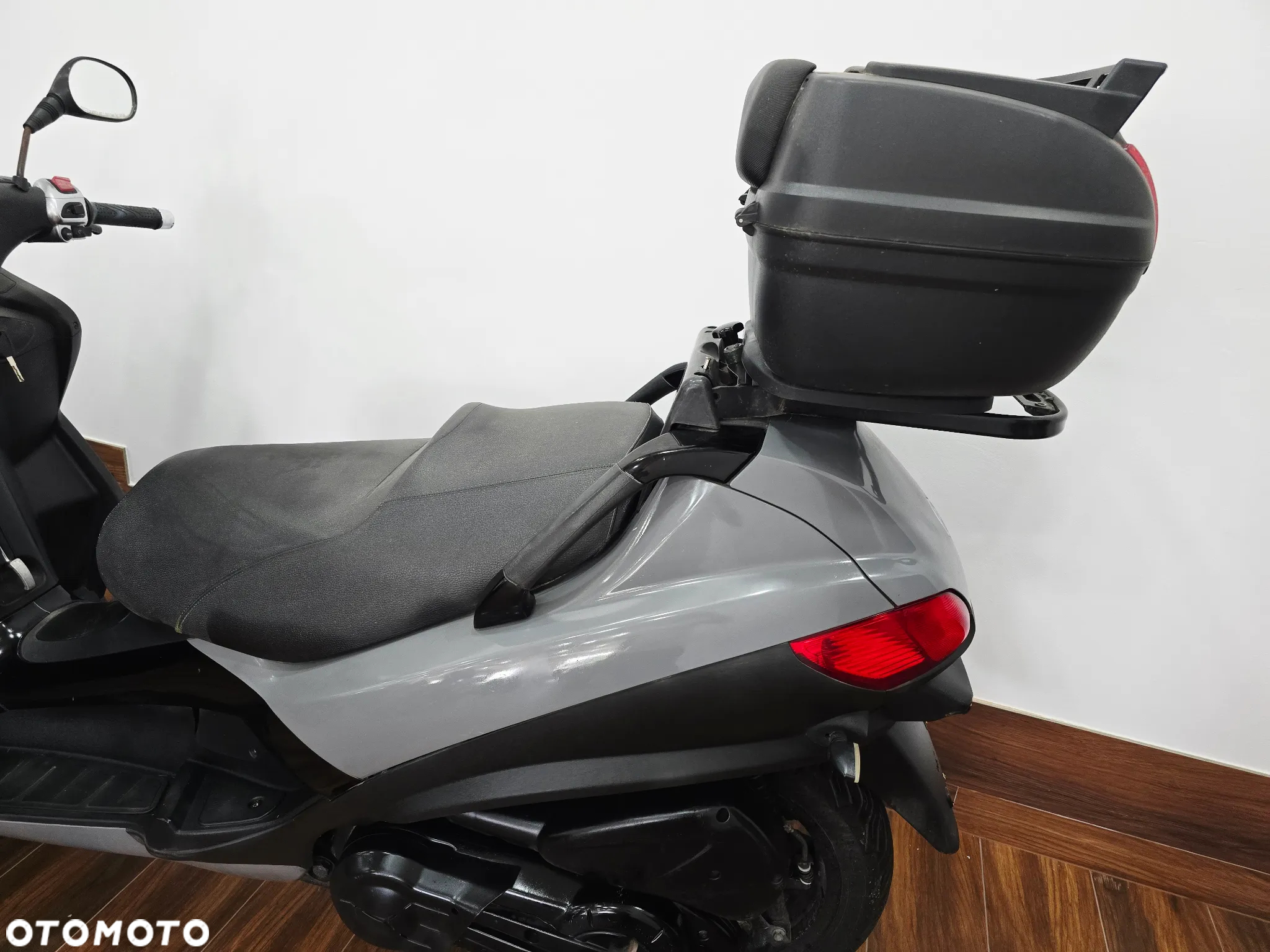 Piaggio MP-3 - 16