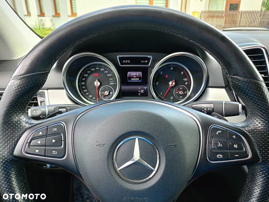 Mercedes-Benz GLE - 15