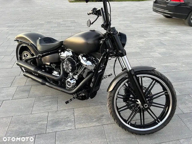 Harley-Davidson Softail Breakout - 3