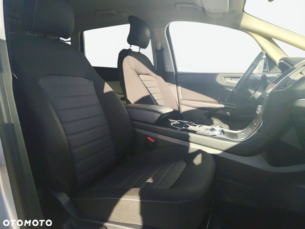Ford S-Max - 21