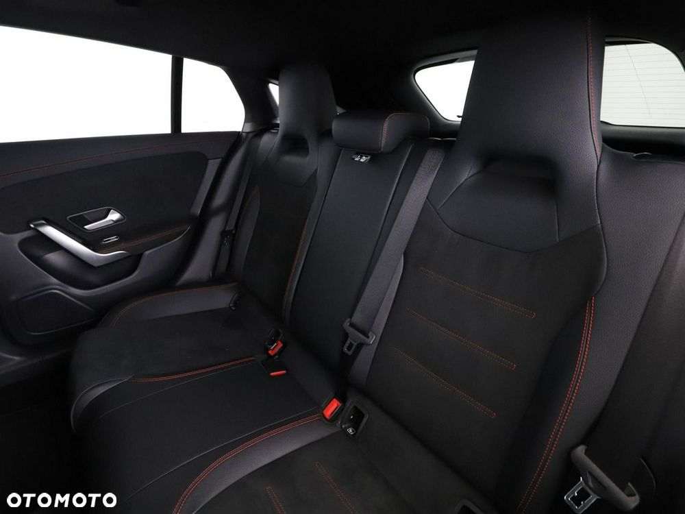 Mercedes-Benz CLA 250 e PHEV AMG Line 8G-DCT - 18