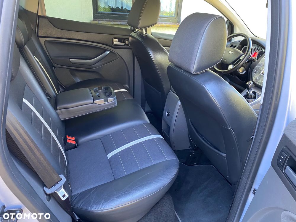 Ford Kuga 2.0 TDCi 2x4 Titanium - 26