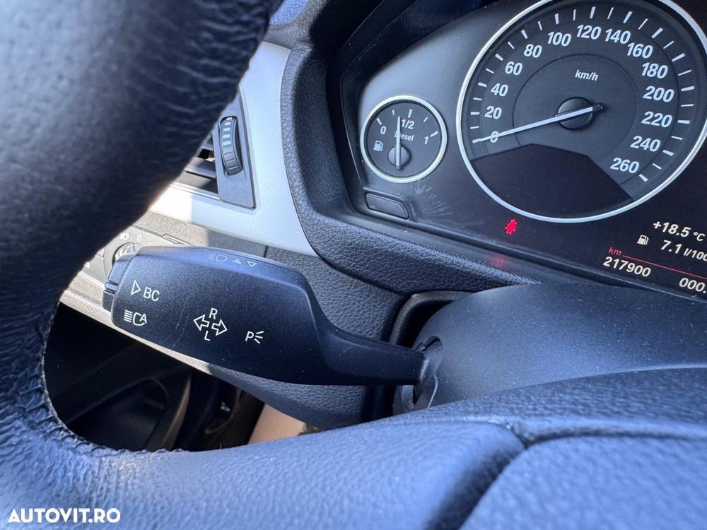 BMW Seria 3 318d Aut. - 26