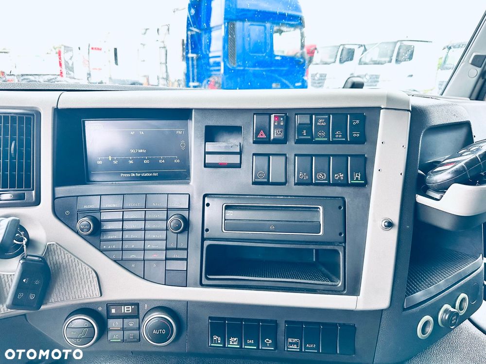 Volvo FM 410 / CHŁODNIA / WINDA ZEPRO / DMC 28000kg - 23