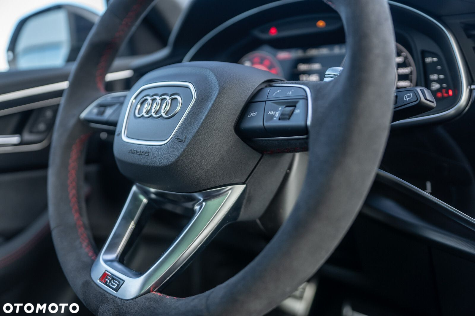 Audi RS Q8 - 27