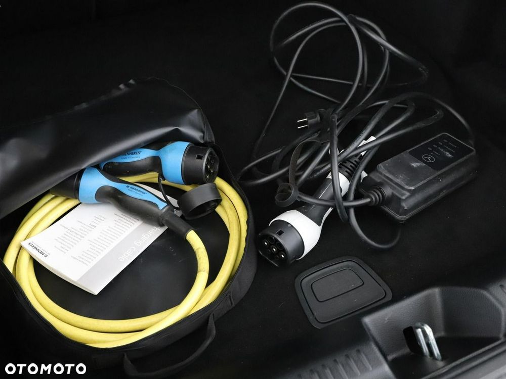 Mercedes-Benz CLA 250 e PHEV AMG Line 8G-DCT - 39