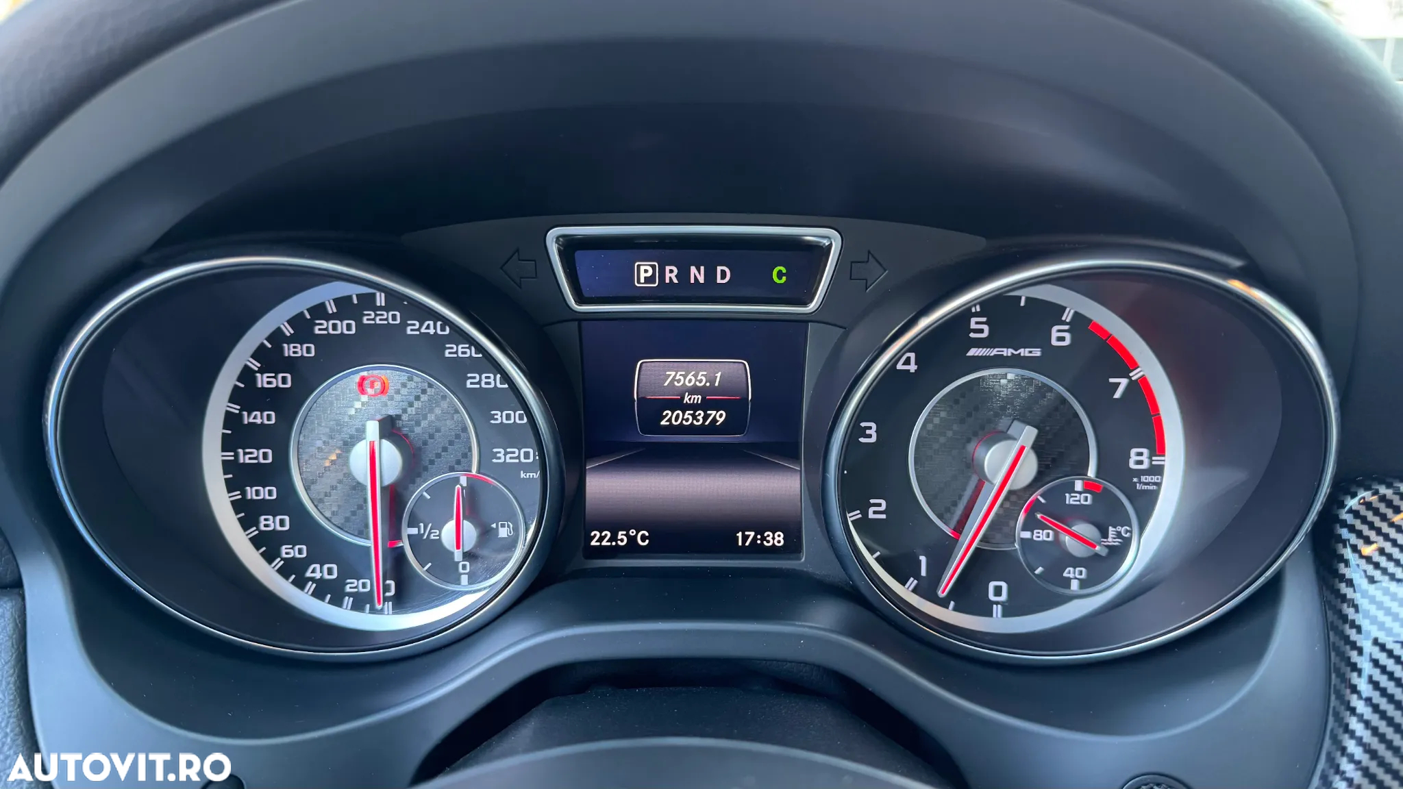 Mercedes-Benz GLA 45 AMG 4Matic 7G-DCT - 12