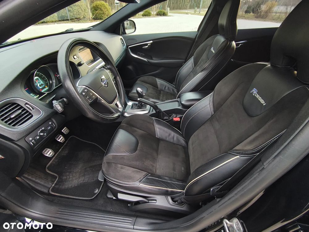 Volvo V40 D2 R Design - 8