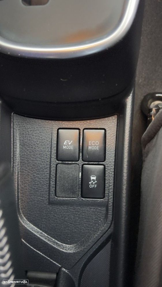 Toyota Yaris 1.5 HSD Comfort+P.Style - 24