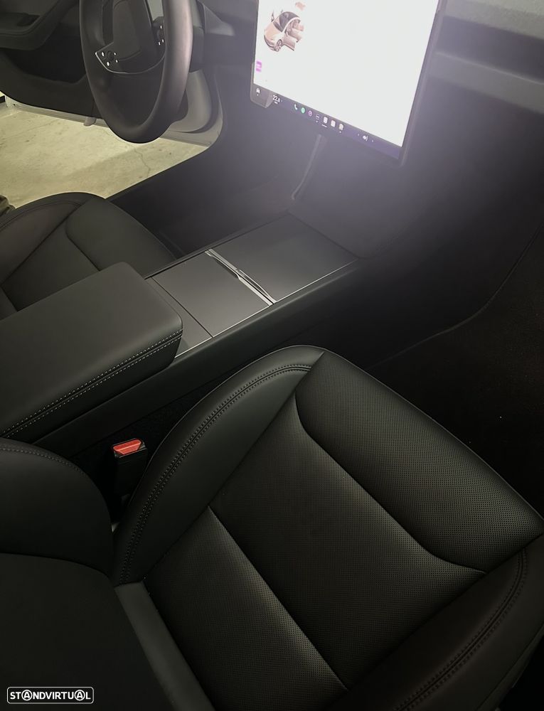 Tesla Model 3 - 11