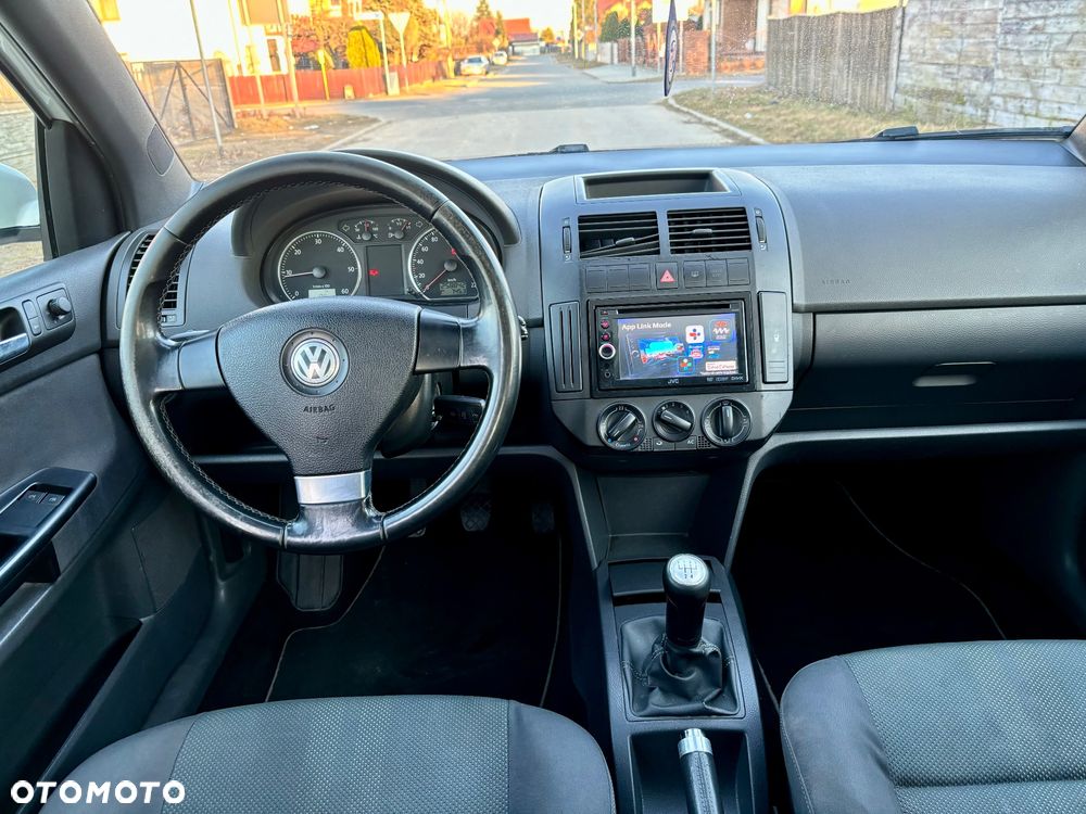 Volkswagen Polo - 5