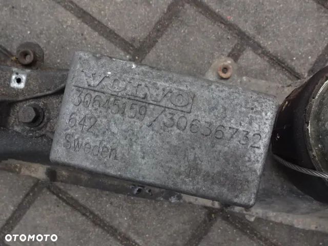 Belka pod silnik Volvo V70 2.4d 30645159 - 4