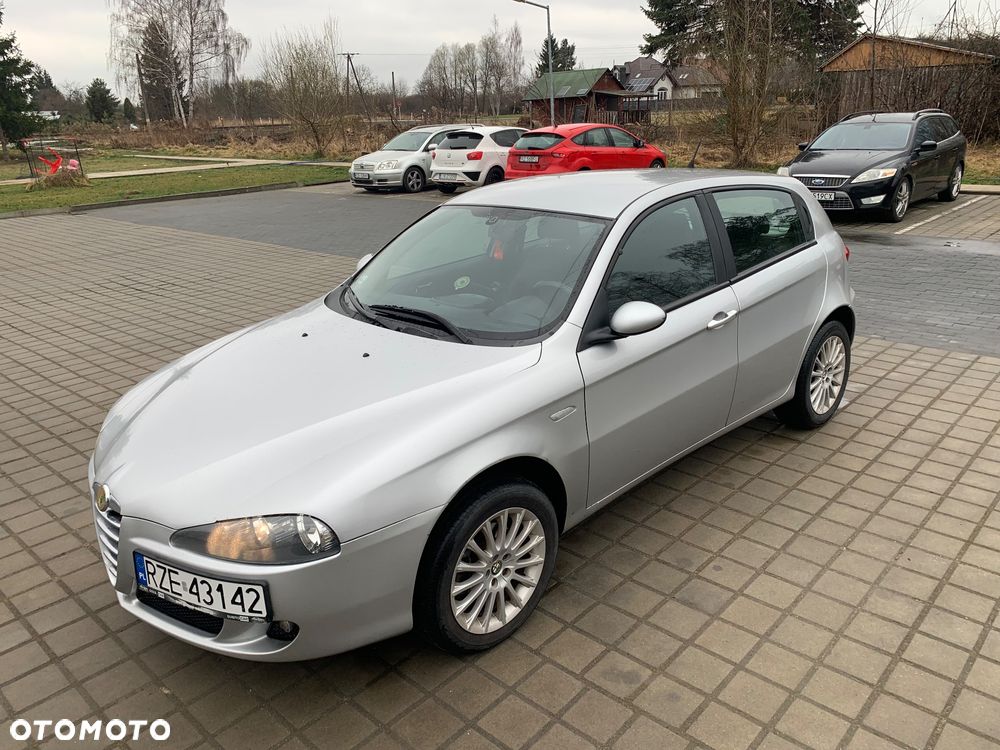 Alfa Romeo 147 1.9 JTD Progression - 1