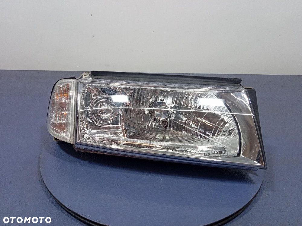 SKODA OCTAVIA I LIFT 00- REFLEKTOR PRAWY LAMPA H4 EU 20-6231 - 1