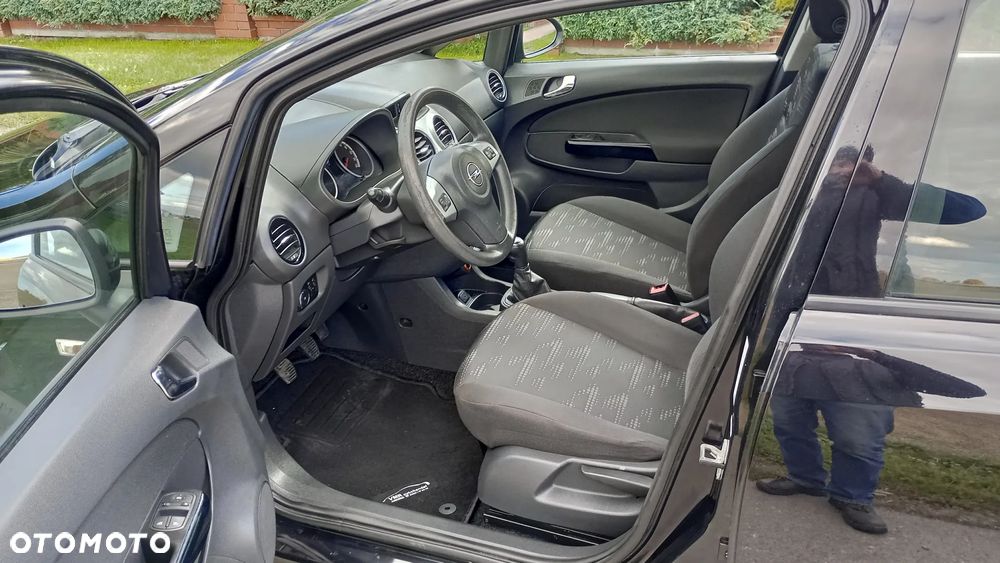 Opel Corsa 1.2 16V Cosmo - 4