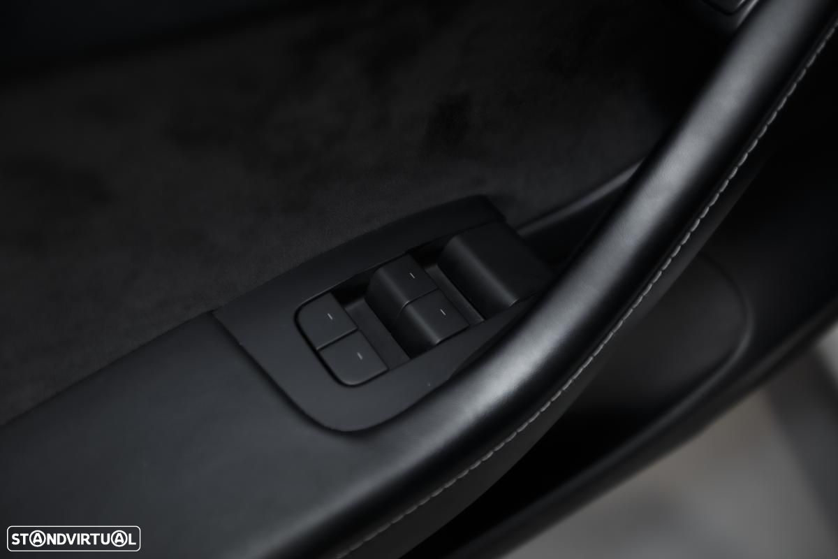 Tesla Model 3 Long-Range Dual Motor AWD - 16