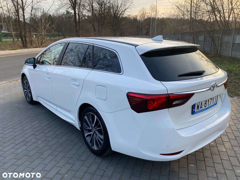 Toyota Avensis 1.8 Premium MS - 3
