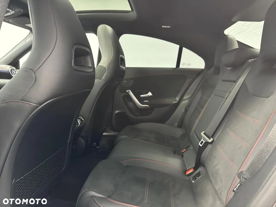 Mercedes-Benz CLA 220 4-Matic AMG Line 7G-DCT - 21