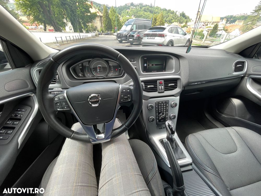Volvo V40 D2 Aut. Momentum - 10