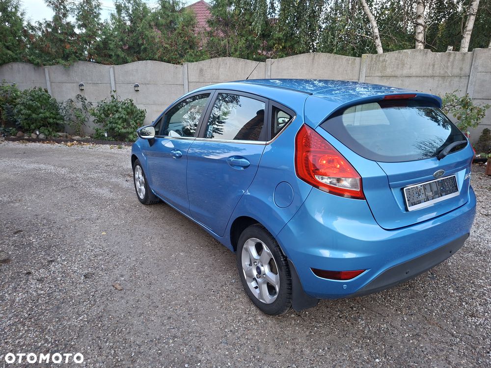 Ford Fiesta 2011 photo 5
