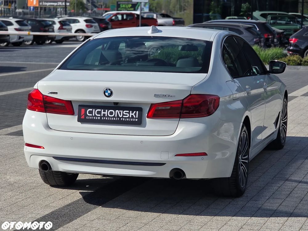 BMW Seria 5 530e iPerformance xDrive Sport Line sport - 13