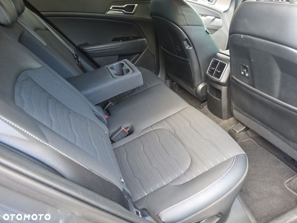 Kia Sportage 1.6 CRDI MHEV Business Line 4WD DCT - 23