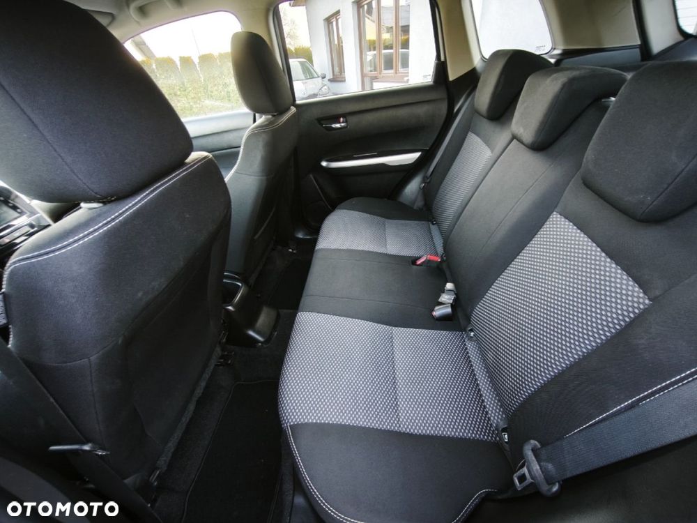 Suzuki Vitara - 16