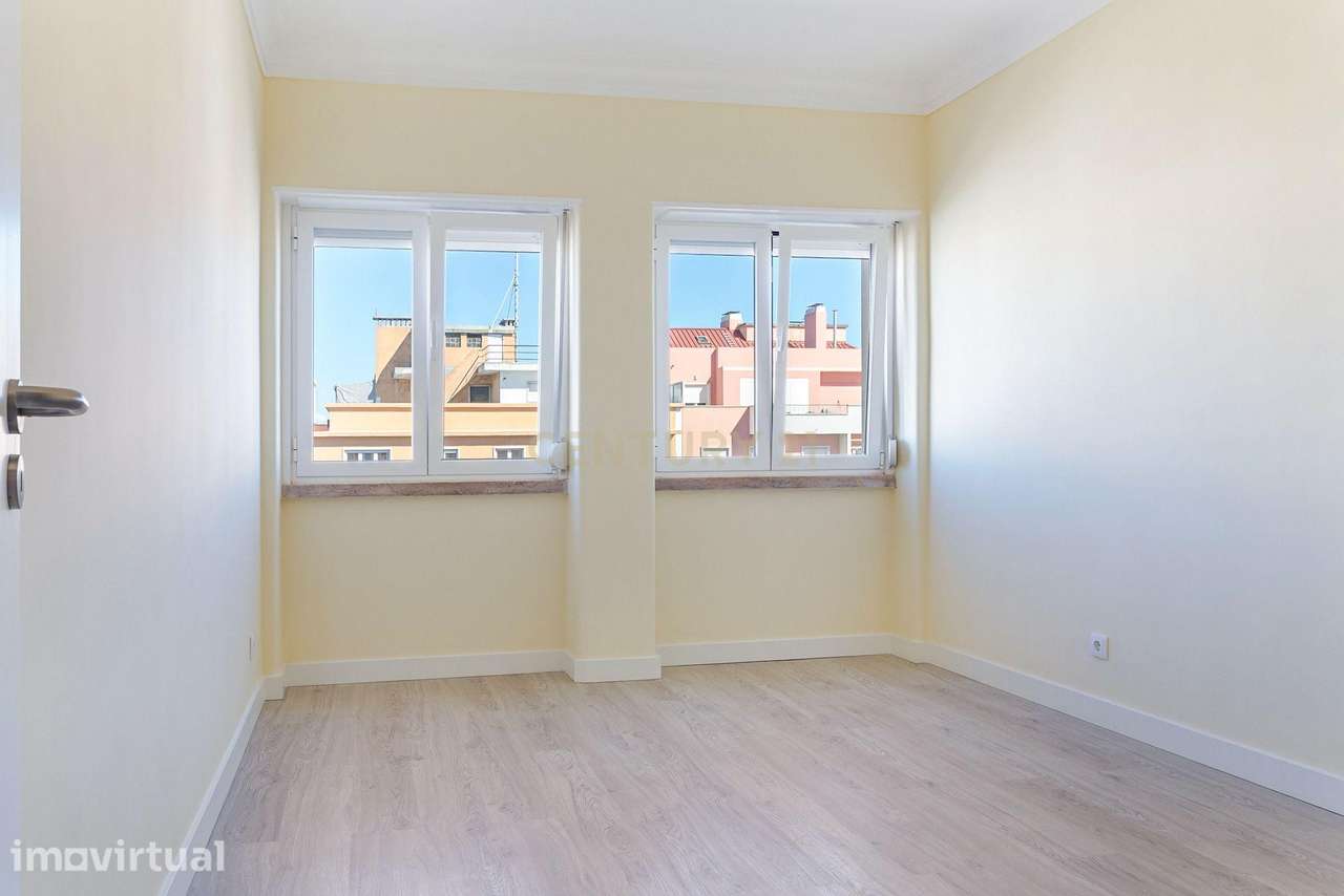 Apartamento T3 com renovação a estrear, na Avenida de Roma, Alvalade, - Grande imagem: 3/27