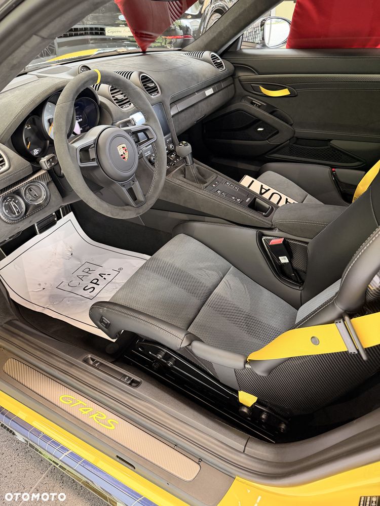 Porsche 718 Cayman GPF GT4 RS PDK - 7