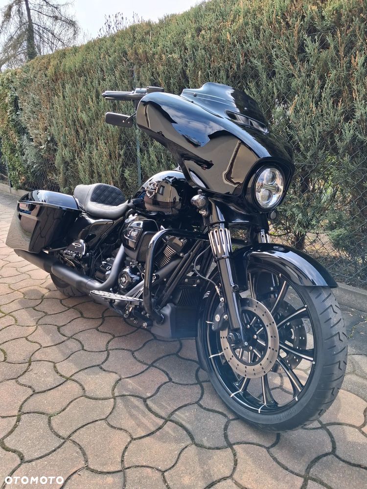 Harley-Davidson Touring Street Glide - 2