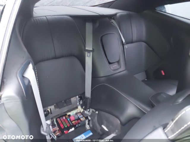 Aston Martin DB11 - 12