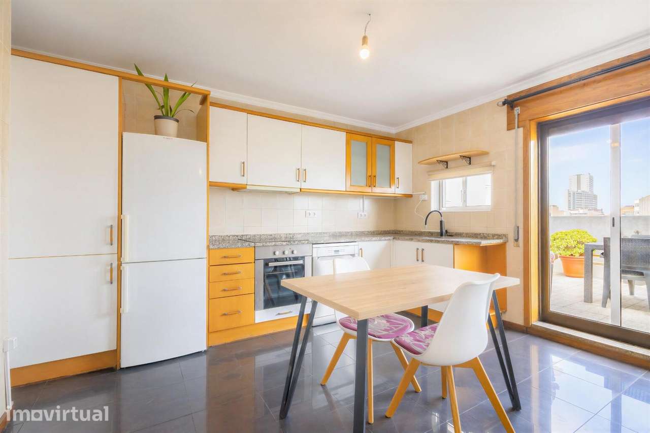 Apartamento T1 com Terraços Privativos e Excelente Localização... - Grande imagem: 2/30