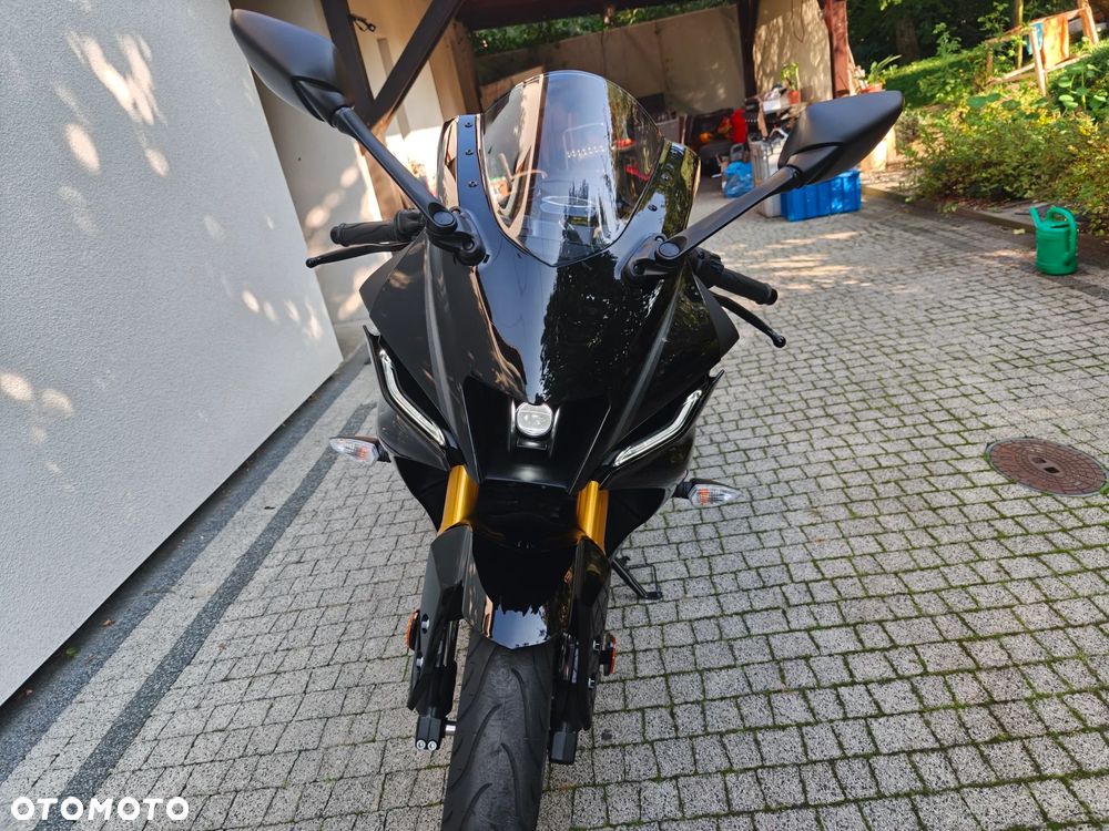 Yamaha YZF - 19