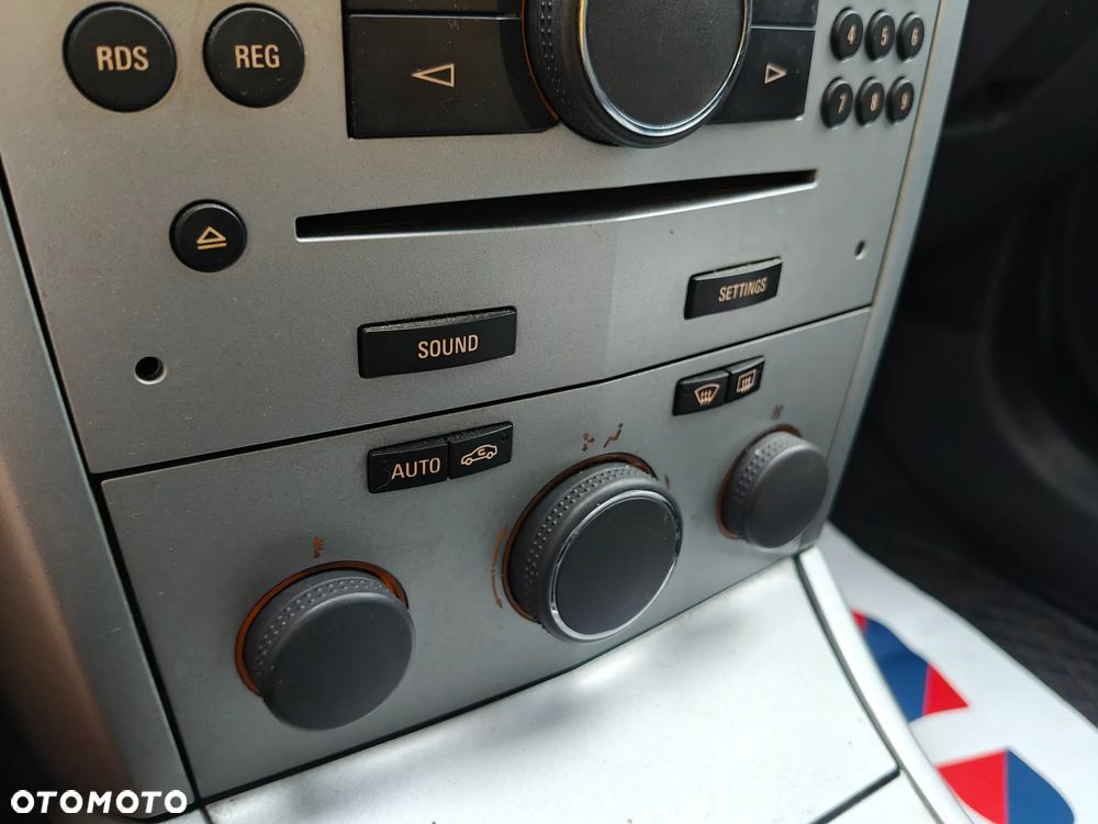 Opel Astra 1.6 Cosmo - 31