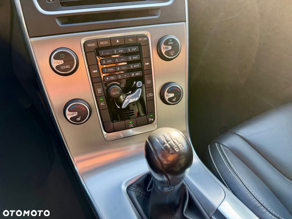 Volvo V60 D4 Business Edition - 19