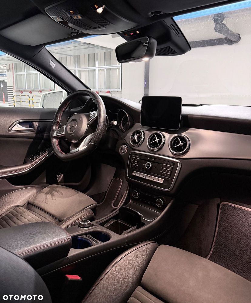 Mercedes-Benz GLA 200 7G-DCT AMG Line - 10