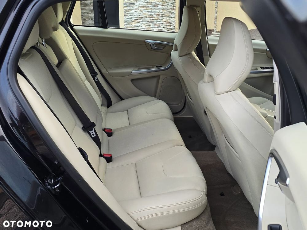 Volvo V60 D3 Summum - 22