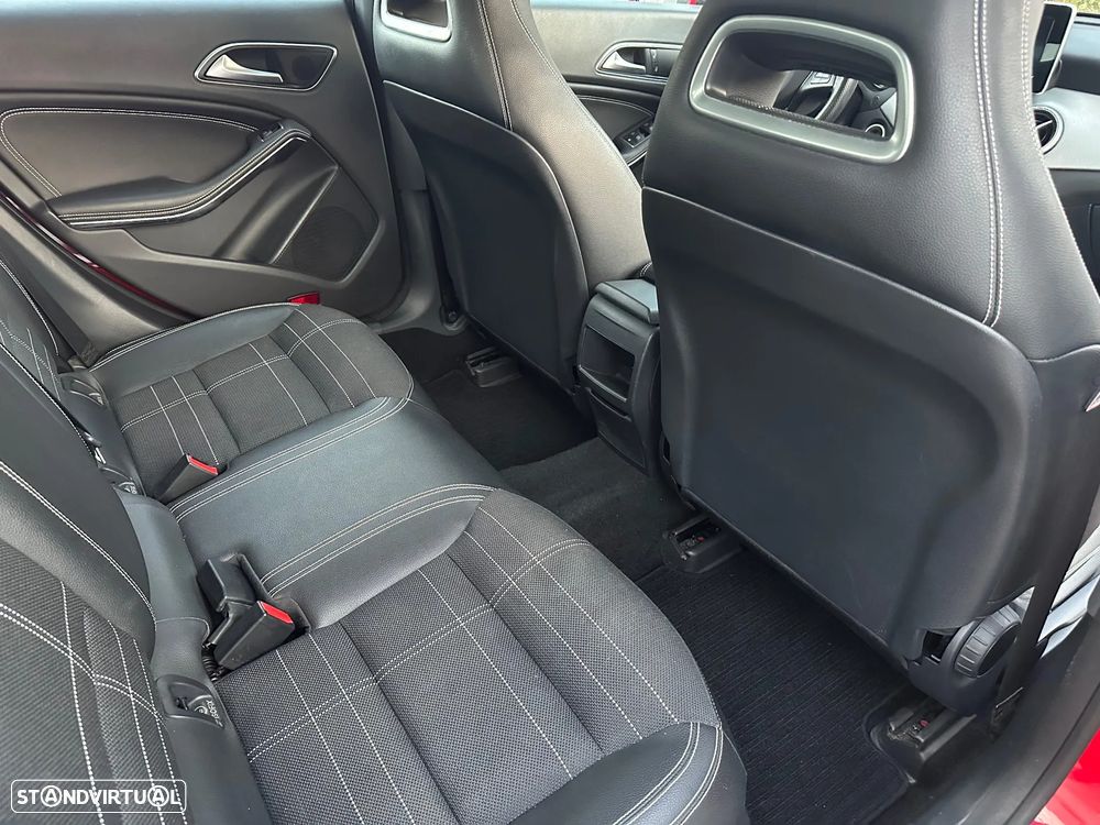 Mercedes-Benz CLA 180 d Urban - 16