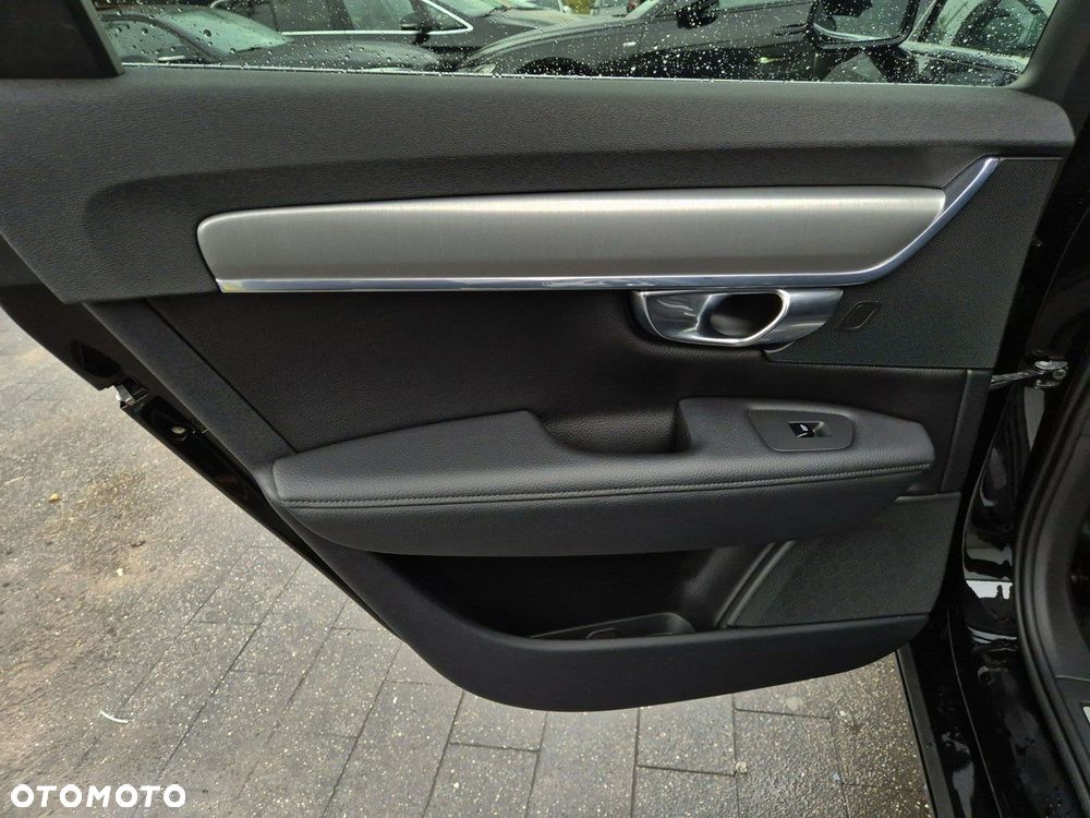 Volvo V90 D4 AWD Geartronic Momentum Pro - 22