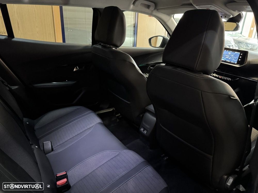 Peugeot 2008 1.2 PureTech Allure - 29