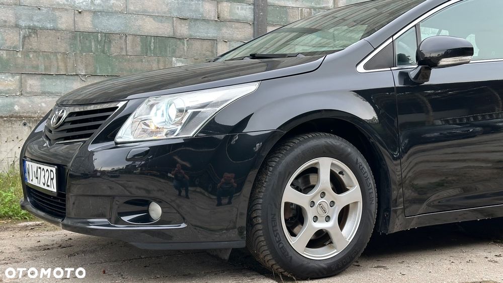 Toyota Avensis 1.8 Sol - 12