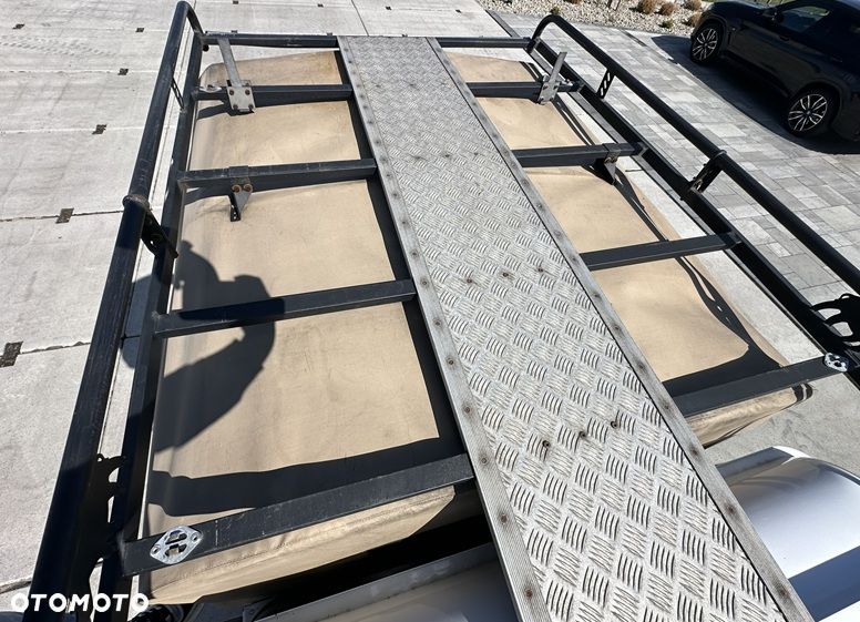 Land Rover Defender 2.2 TD4 E - 33