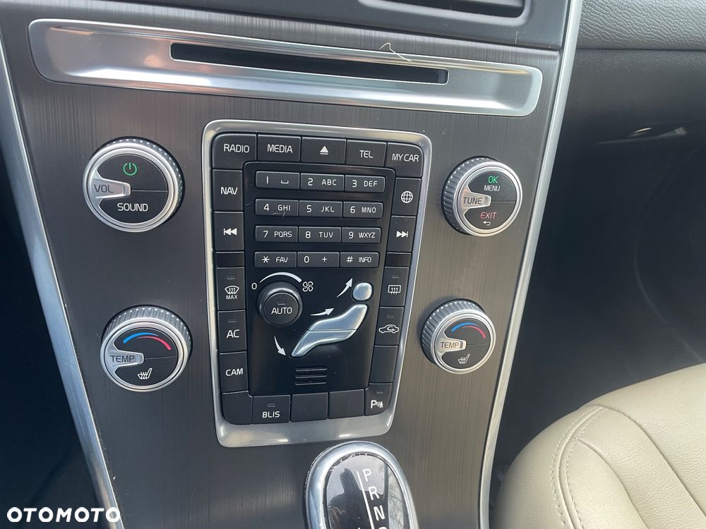 Volvo XC 60 T6 AWD Kinetic - 21