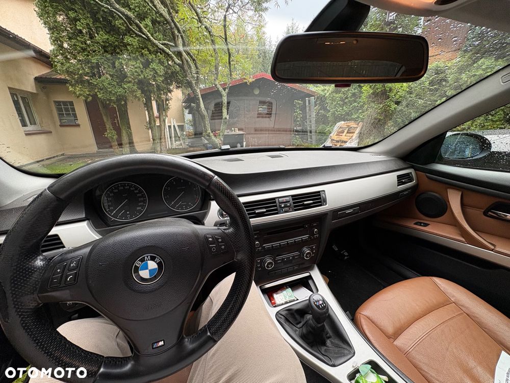 BMW Seria 3 320i - 5