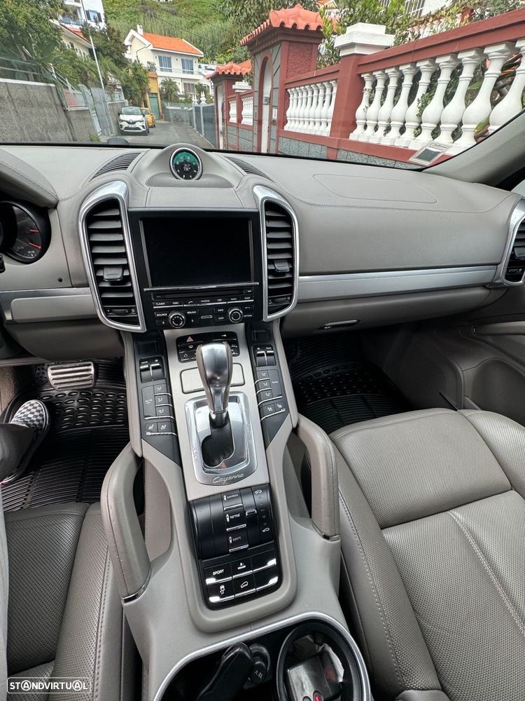 Porsche Cayenne S - 12