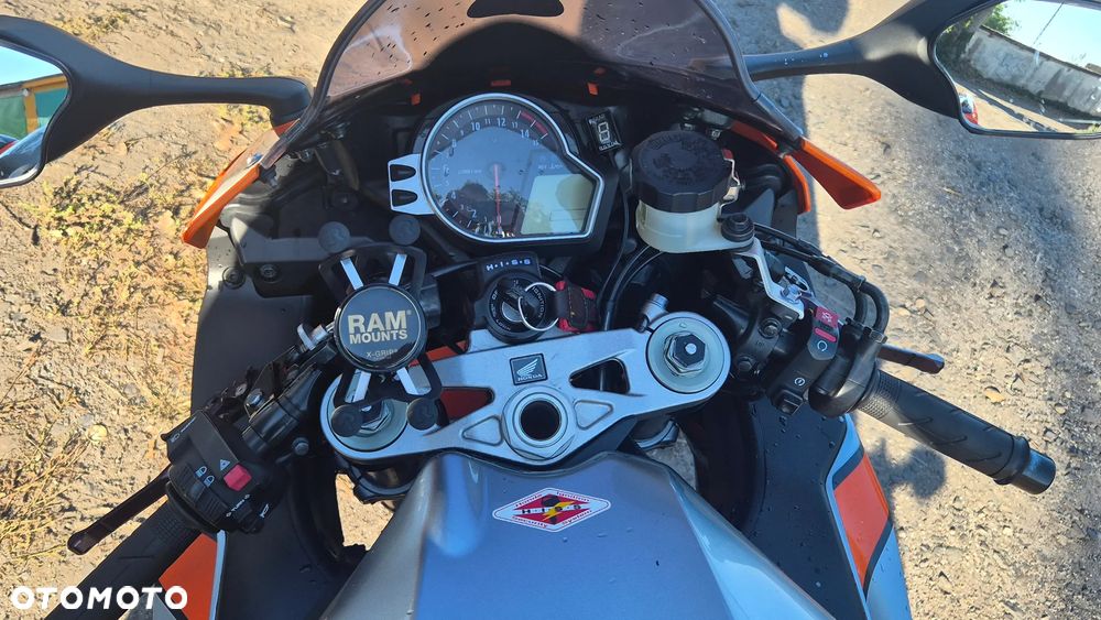 Honda CBR - 9
