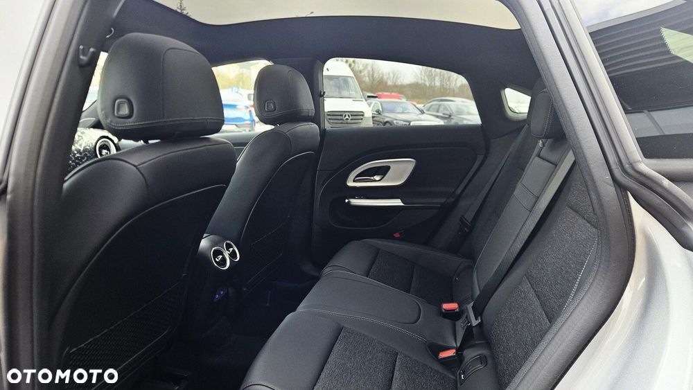 Mercedes-Benz CLA - 9